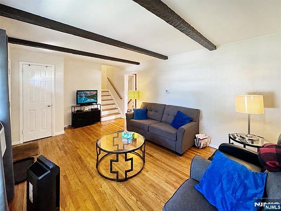 3rd image of 168 Graham Terrace