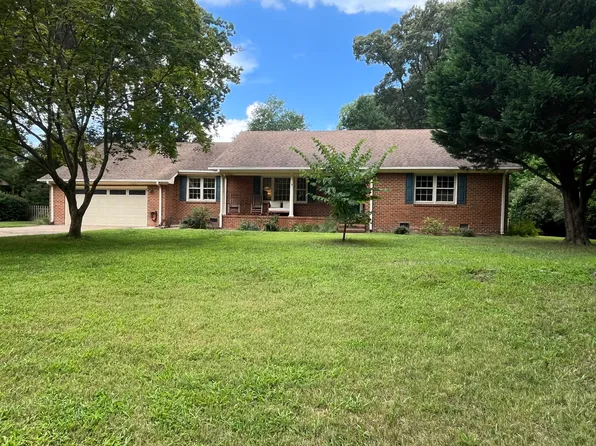 805 Winthrope Dr, Virginia Beach, VA 23452