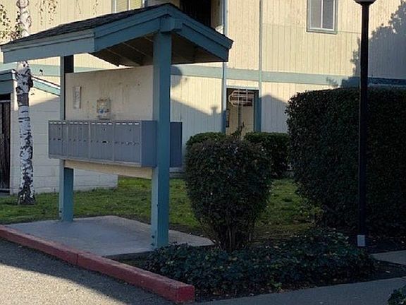 3rd image of 2597 San Leandro Blvd