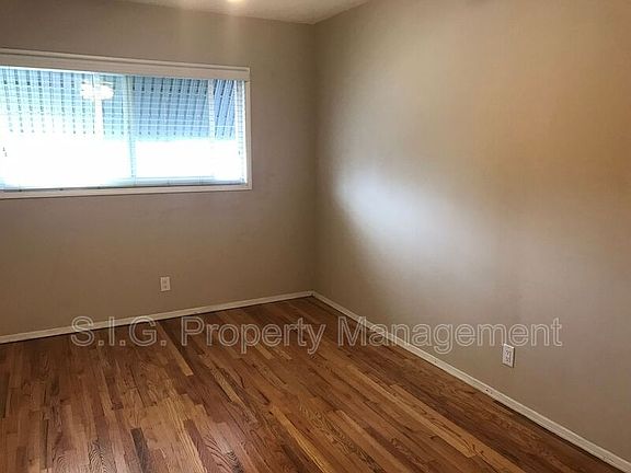 4th image of 2304 W Oak St APT B