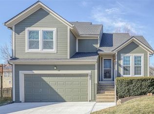 1035 N Troost Ave, Olathe, KS 66061