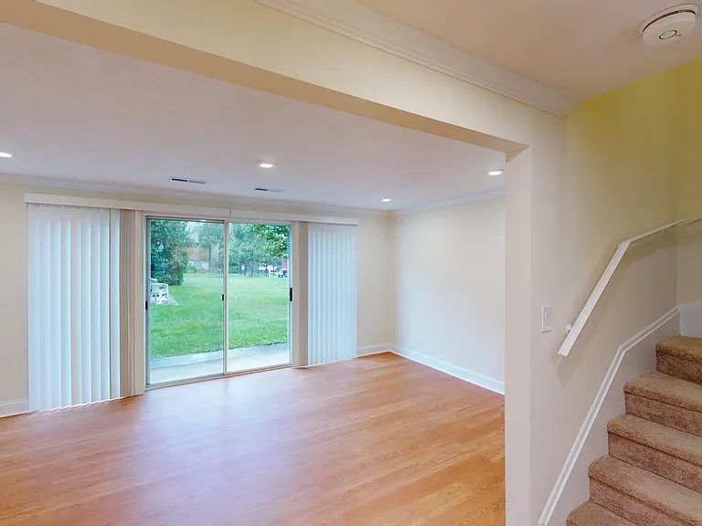 Norwest Woods Apartment — Photo 15