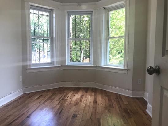5th image of 147 Wilkinson Ave #2-SECTION8