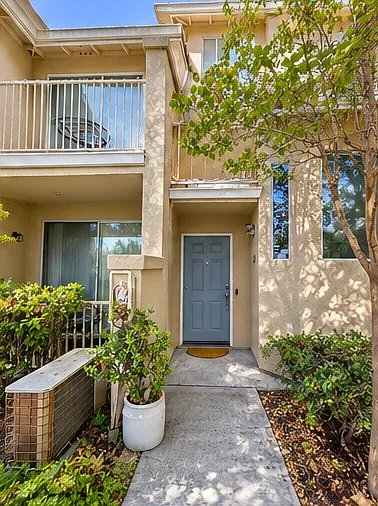 1 bed, 1.5 bath, 975 sqft, $3,150 — Photo 2