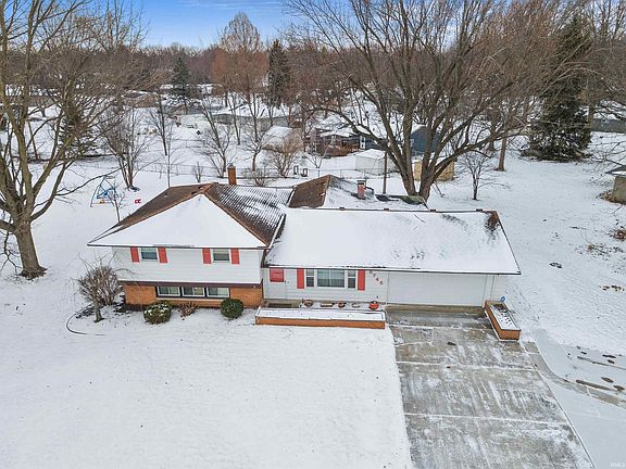 2nd image of 5745 N Brookwood Dr