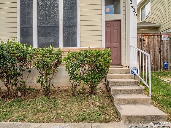 3rd image of 2426 Crown Holw
