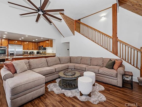 5th image of 499 Golf Course Ln