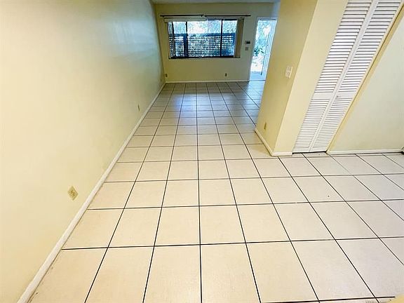 4th image of 3096 Collin Dr APT B