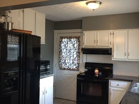 5th image of 2642 Fairlane Dr