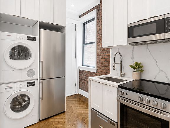 4th image of 5 Jones St APT 3