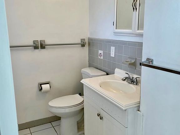 5th image of 444 W Palmetto Park Rd APT A202