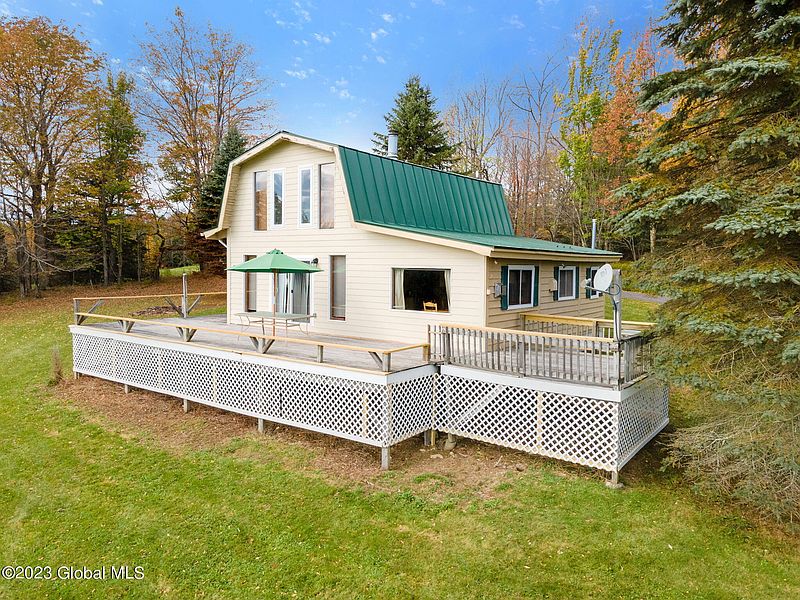 4th image of 549 Baldwin Road