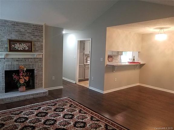 3rd image of 8221 Meadowdale Ln