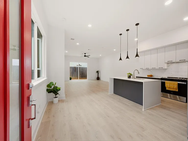 1512 Barbee St #B — Photo 8