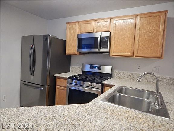 3rd image of 9998 Fine Fern St