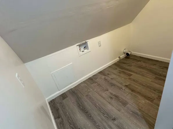 2245 Holbrook St #3, Hamtramck, MI 48212