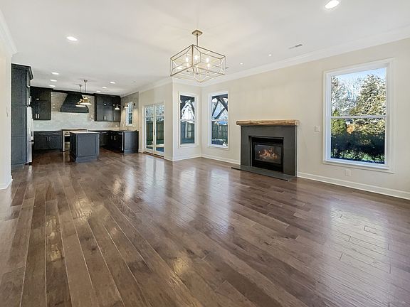 3rd image of 1328 Tilton Dr