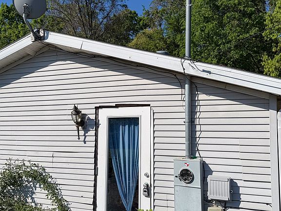 4th image of 1185 Knowling Loop Rd