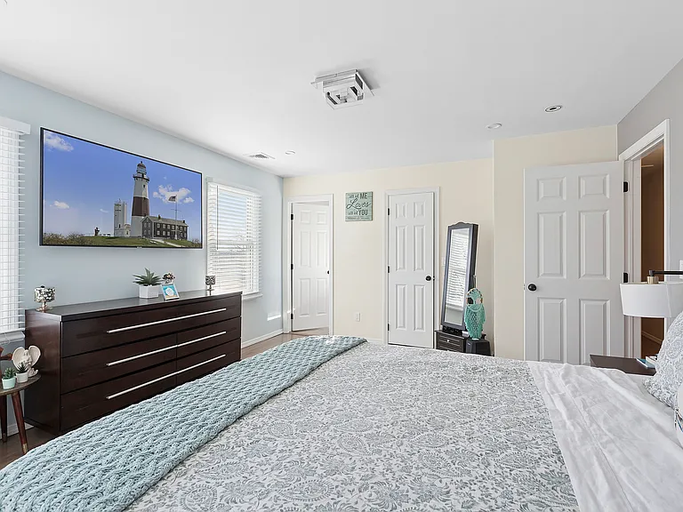 9 Seaside Ave — Photo 11