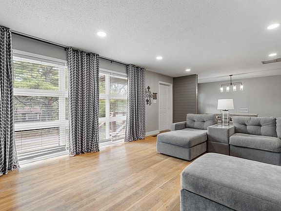4th image of 629 Delta St