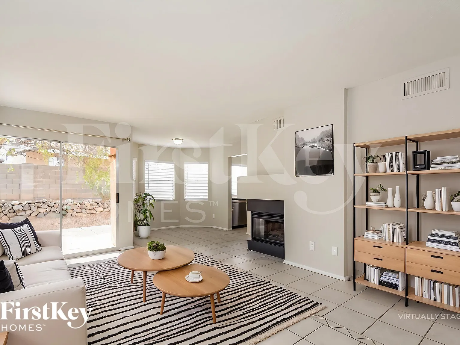 3 bed, 2.5 bath, 1724 sqft, $2,120 — Photo 4