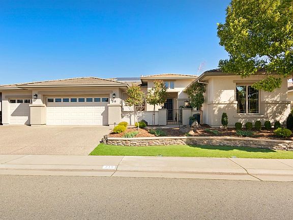 2nd image of 215 Calistoga Ln