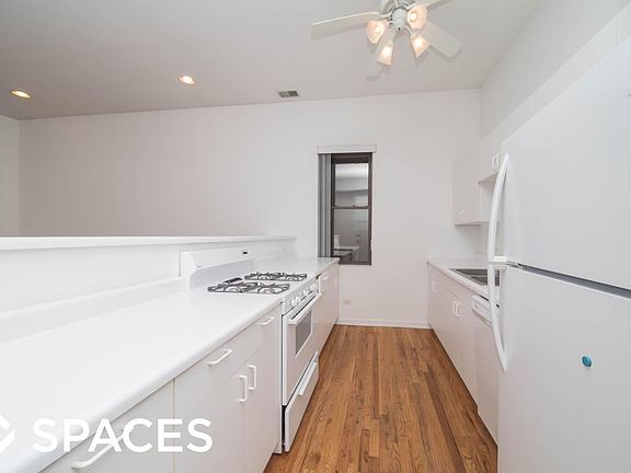 2nd image of 721 W Briar Pl #One_f