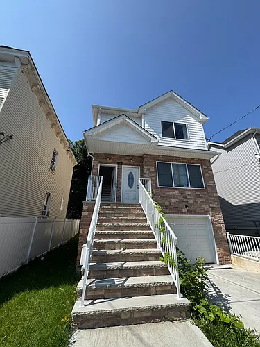 136 Beach St Photo 1