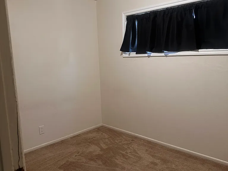 7932 1/2 Bell Gardens Ave — Photo 10