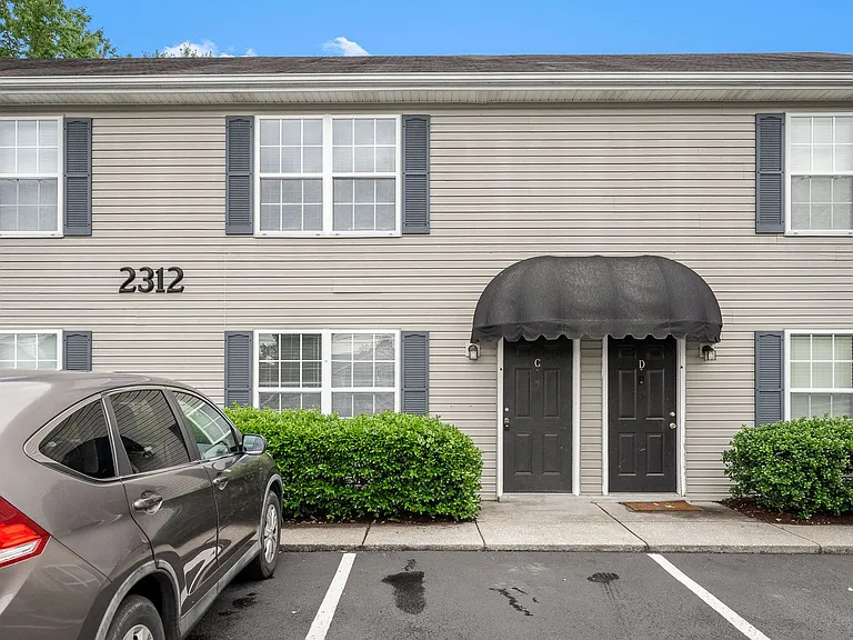 2312 Willowbrook Dr — Photo 1