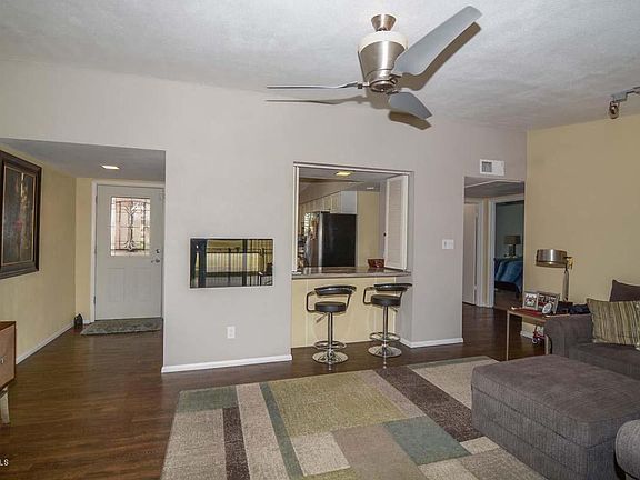 3rd image of 10415 W Oakmont Dr