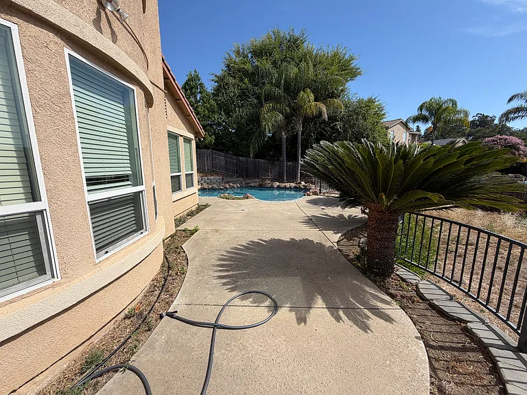 424 Crescent Dr — Photo 5