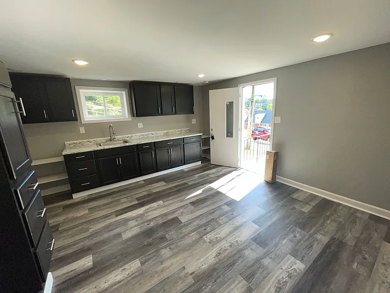 4 Copperfield Ave — Photo 4
