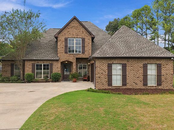 3rd image of 3005 English Oak Cir