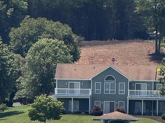 5th image of 443 Cedar Ridge Rd