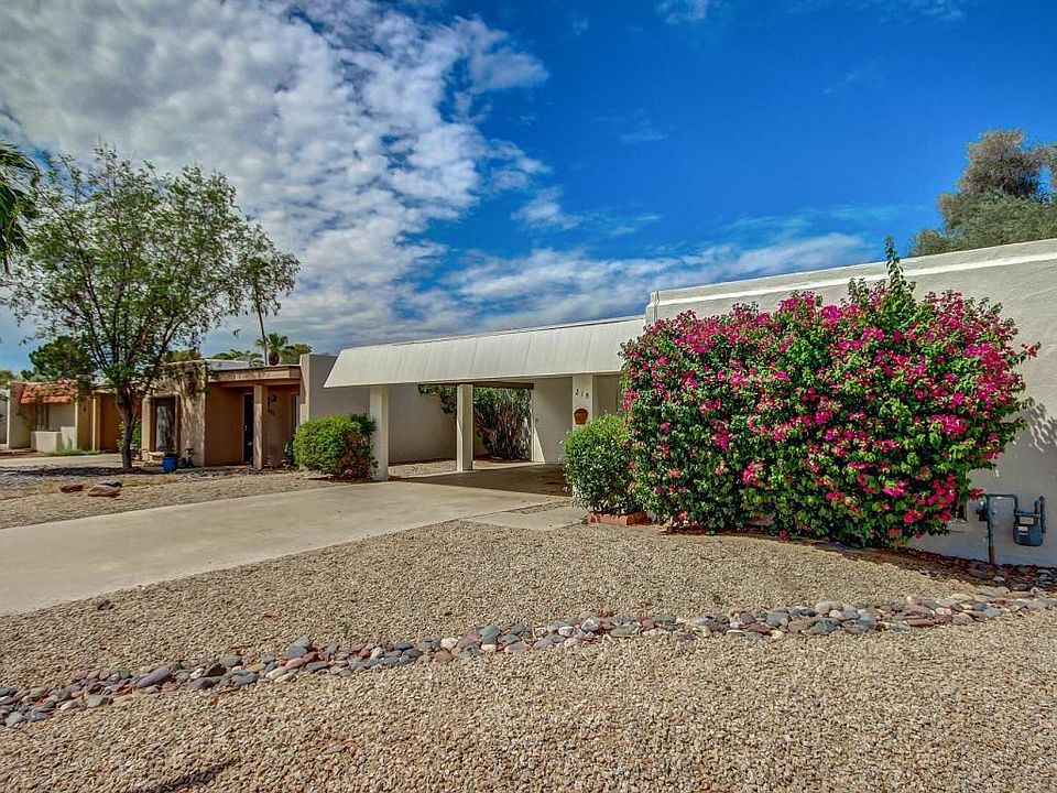 1st image of 218 Bahia Ln E