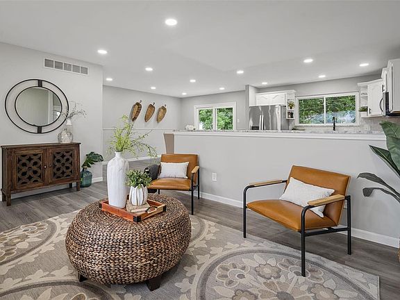 5th image of 938 Chula Dr