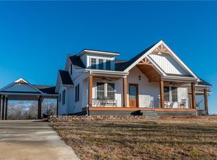 147A Carson Oaks Ln, Pilot Mountain, NC 27041