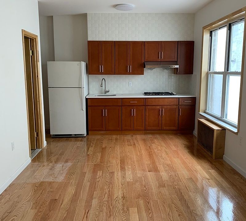 1st image of 7116 10th Ave #2F