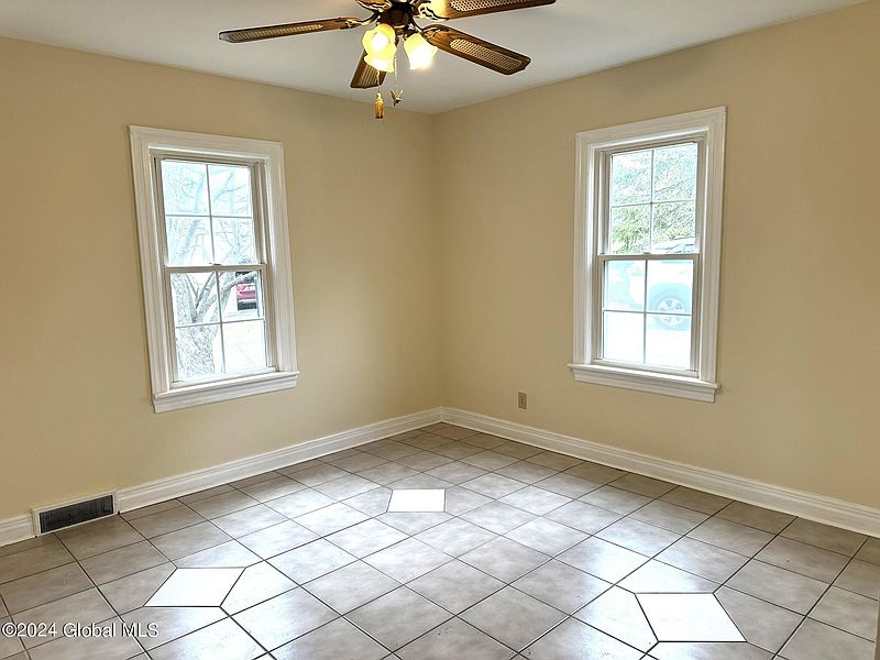 3rd image of 6 Bullis Drive