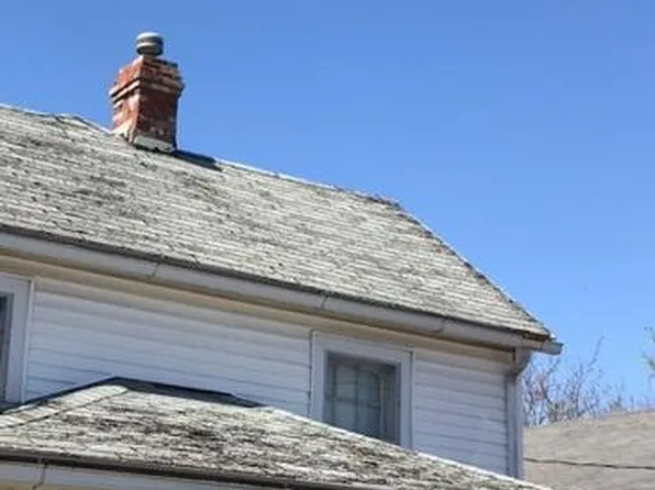 306 N Oak St, Carlinville, IL 62626