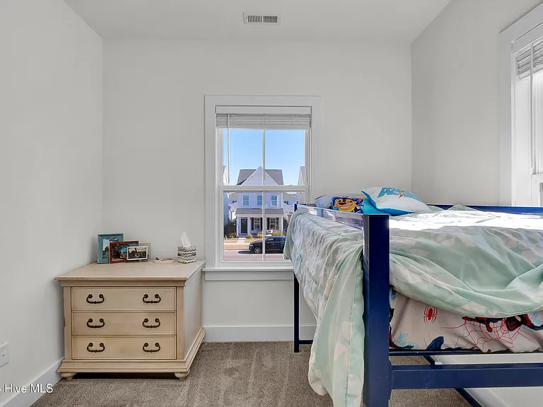 812 Edgerton Dr — Photo 21