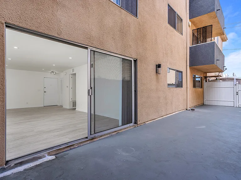 1432 Saltair Ave — Photo 12