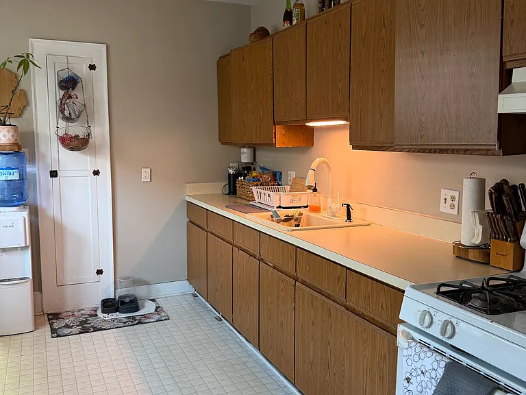 1004 Lakepointe St — Photo 8