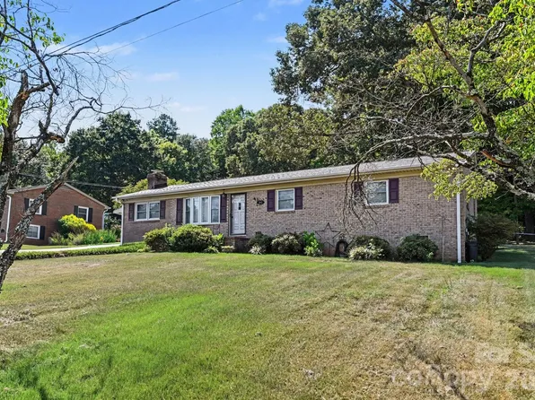 141 Howie St, Mount Holly, NC 28120