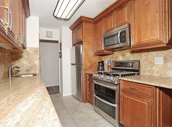 3rd image of 6040 Boulevard East APT 8H