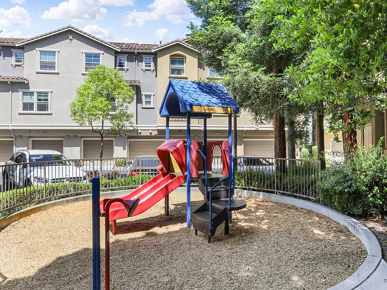 2189 Beech Cir #1 — Photo 10