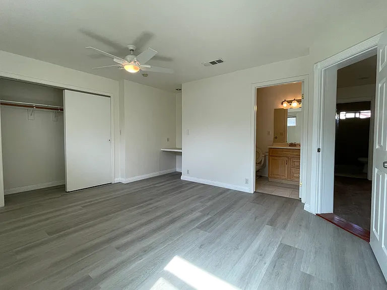 6822 1/2 N Muscatel Ave — Photo 12