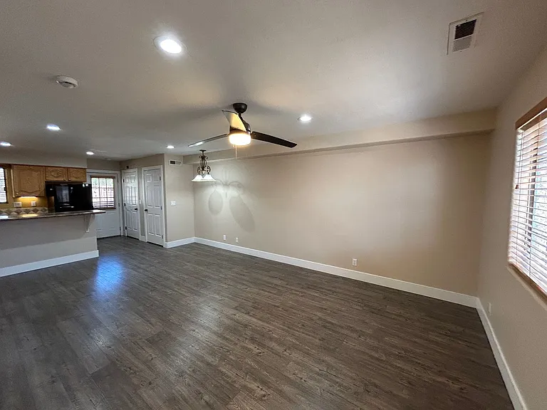 1045 N 1725 W — Photo 12