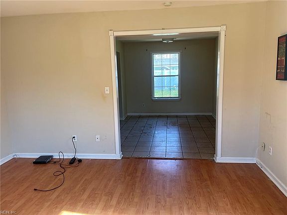 3rd image of 816 Old Point Ave